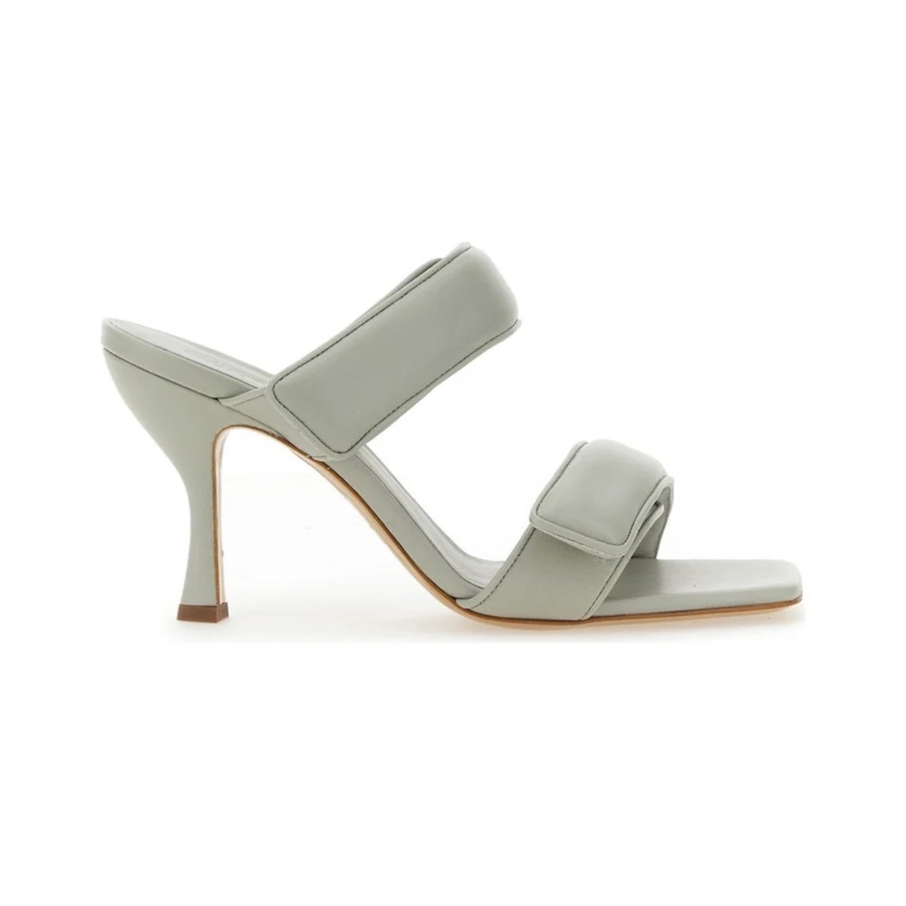 Gia x Pernille Teisbaek 
Perni 03 
Size 40